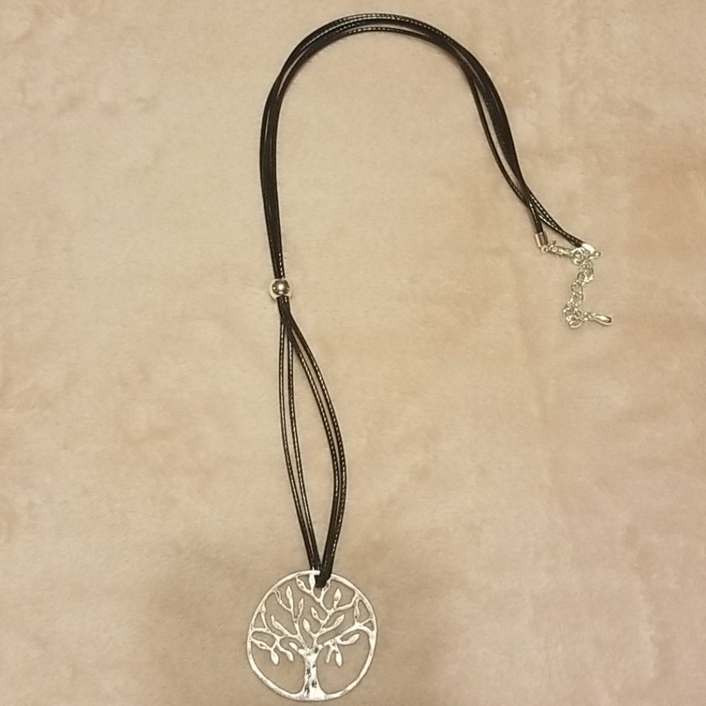 Necklace leather and silver